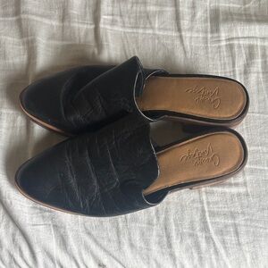 Crown Vintage Black Leather Slide Mules with Tan Insole